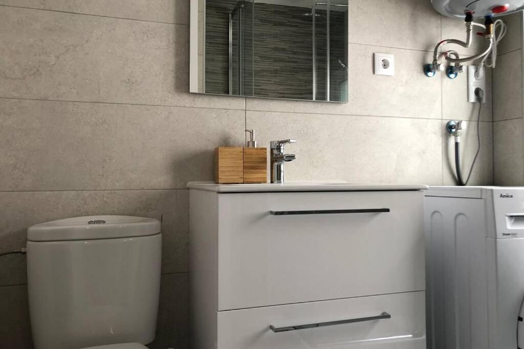 M3 Terrace. Cool Apartment 15 Min Center By Metro Есплугес де Лобрегат Екстериор снимка